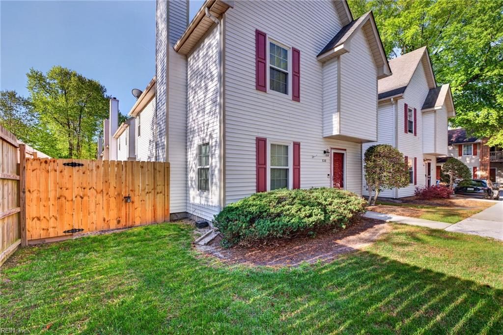 Photo of 828 Gas Light Lane #Ln, Virginia Beach, VA 23462 (MLS # 10629544)