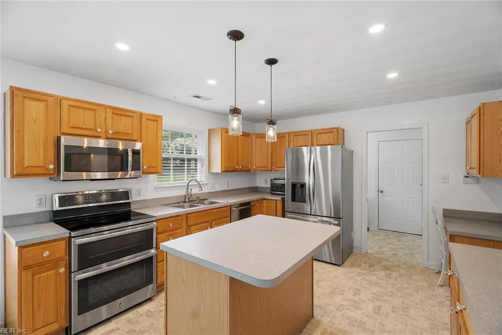 Carrollton, Virginia 23314, United States, 4 Bedrooms Bedrooms, ,3 BathroomsBathrooms,Residential,Active,152258