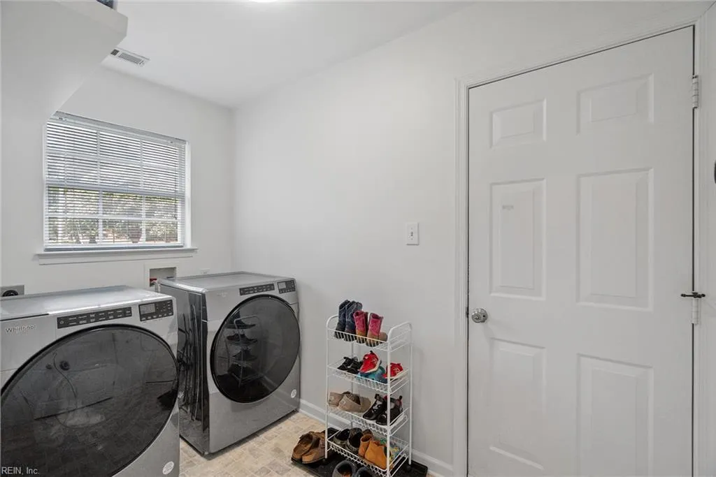 Carrollton, Virginia 23314, United States, 4 Bedrooms Bedrooms, ,3 BathroomsBathrooms,Residential,Active,152258