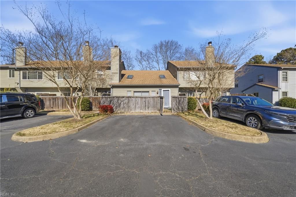 Photo of 1524 Colonnade Drive, Virginia Beach, VA 23451 (MLS # 10619437)