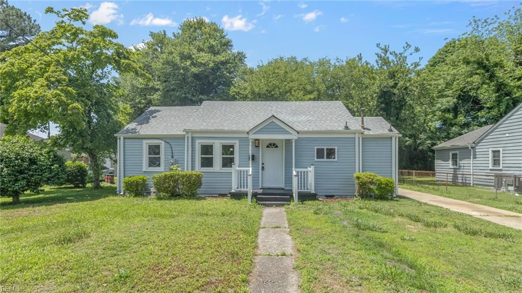 Photo of 2802 Magnolia Street, Portsmouth, VA 23704 (MLS # 10612853)