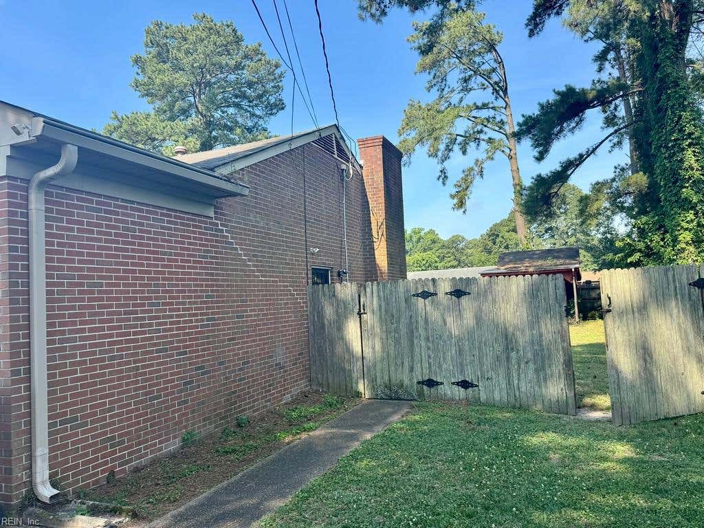 Photo of 4220 Heather Road, Portsmouth, VA 23703 (MLS # 10641050)