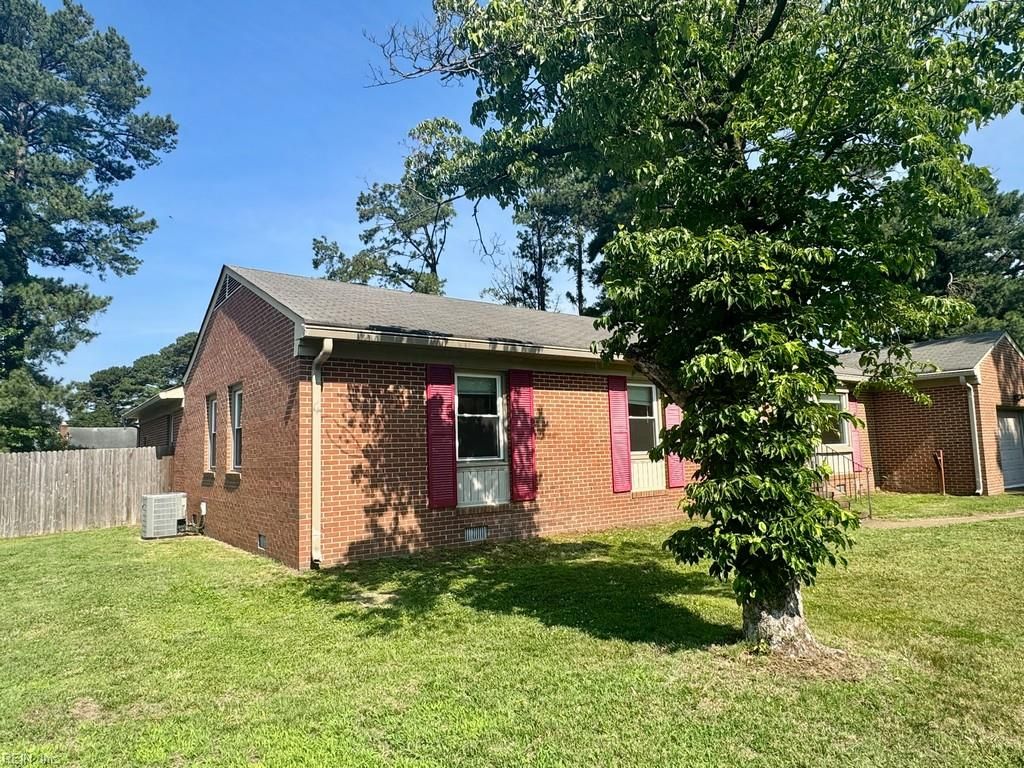 Photo of 4220 Heather Road, Portsmouth, VA 23703 (MLS # 10641050)