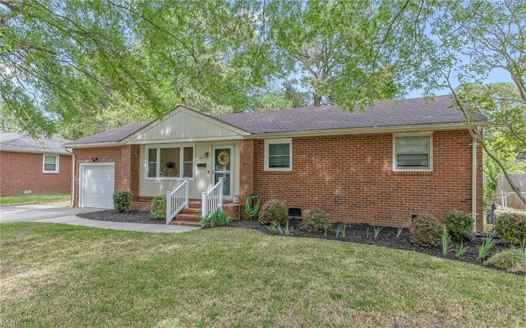 Photo of 4812 Bromfield Avenue, Virginia Beach, VA 23455 (MLS # 10629018)