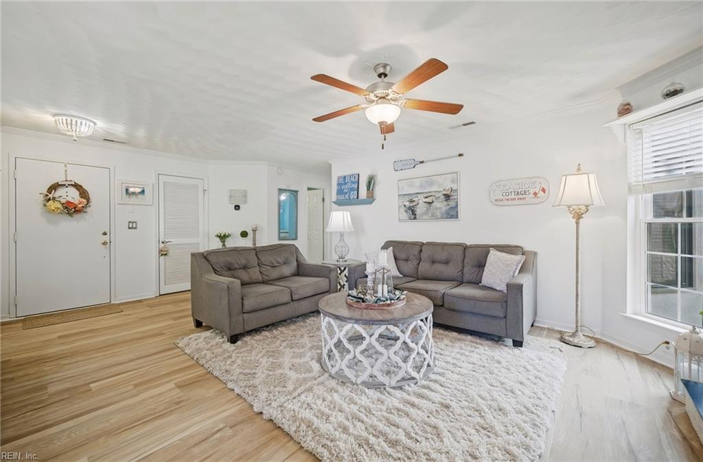 Photo of 409 Harbour Point #204, Virginia Beach, VA 23451 (MLS # 10652670)