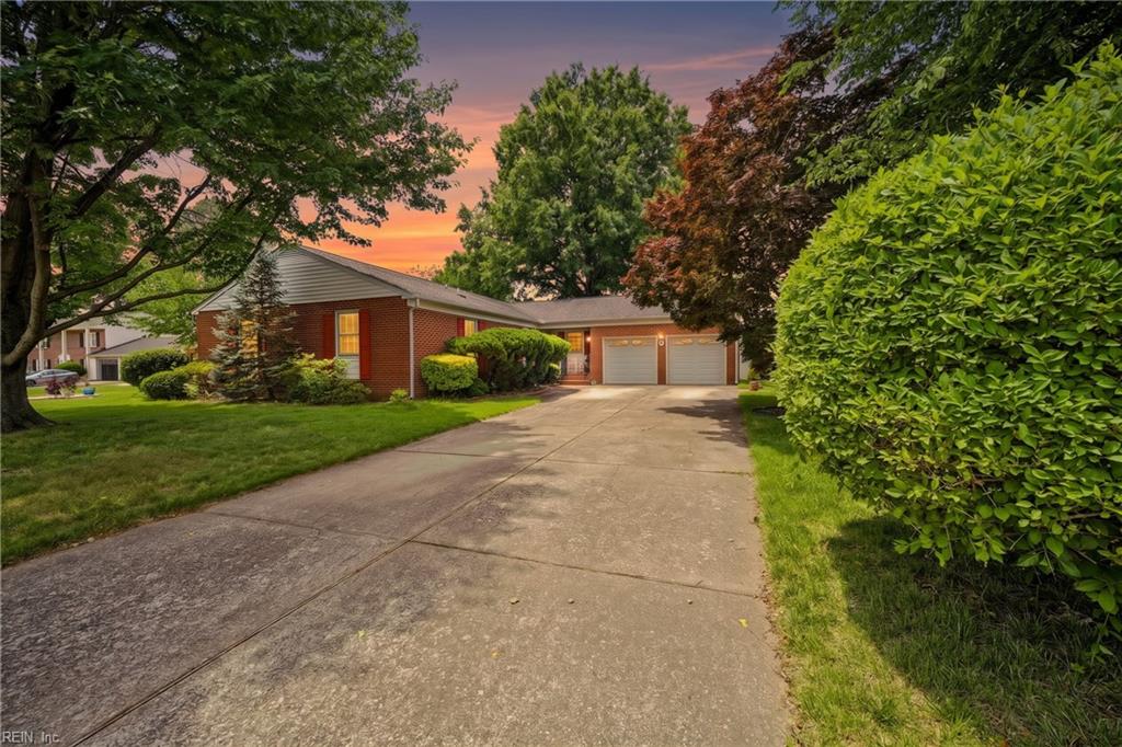 Photo of 6 Redman Court, Hampton, VA 23669 (MLS # 10639226)