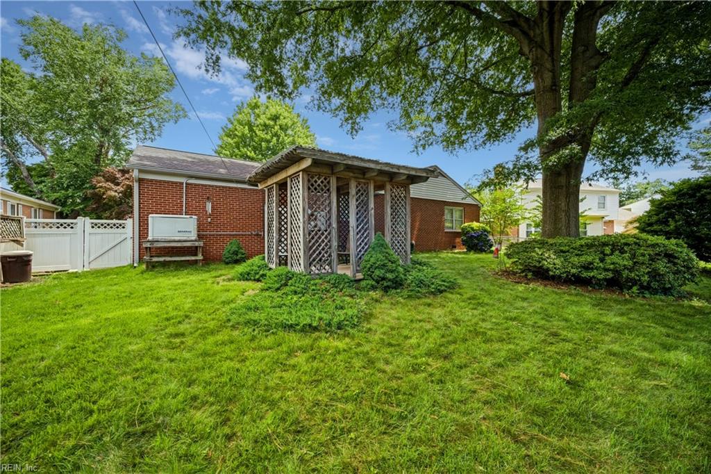Photo of 6 Redman Court, Hampton, VA 23669 (MLS # 10639226)