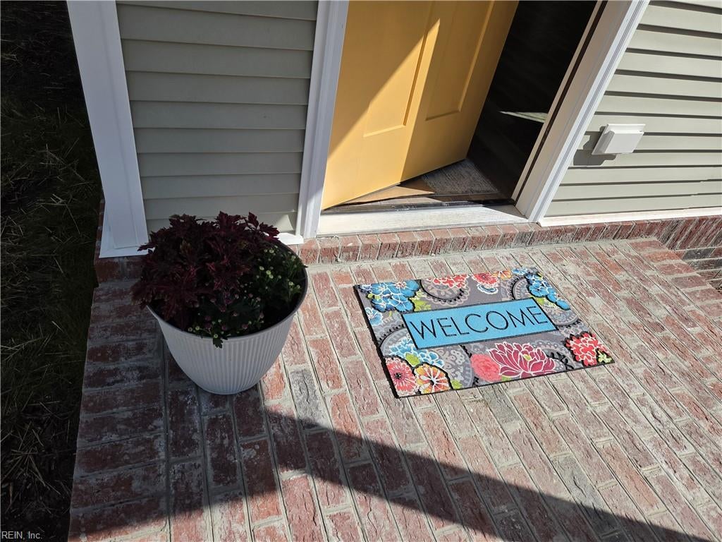 Photo of 34 Decatur Street, Portsmouth, VA 23702 (MLS # 10654037)