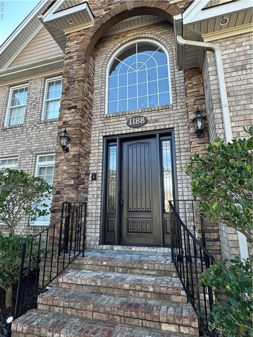 Photo of 1188 Knights Bridge Lane, Virginia Beach, VA 23455 (MLS # 10624339)