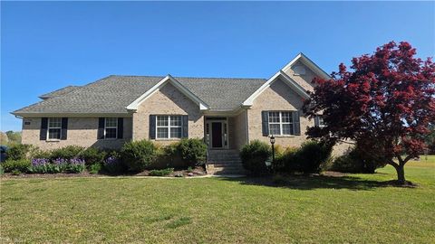 Photo of 4484 Cherokee Drive, Suffolk, VA 23434 (MLS # 10630343)