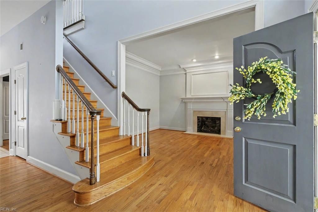 Photo of 1521 Bordeaux Place, Norfolk, VA 23509 (MLS # 10641271)