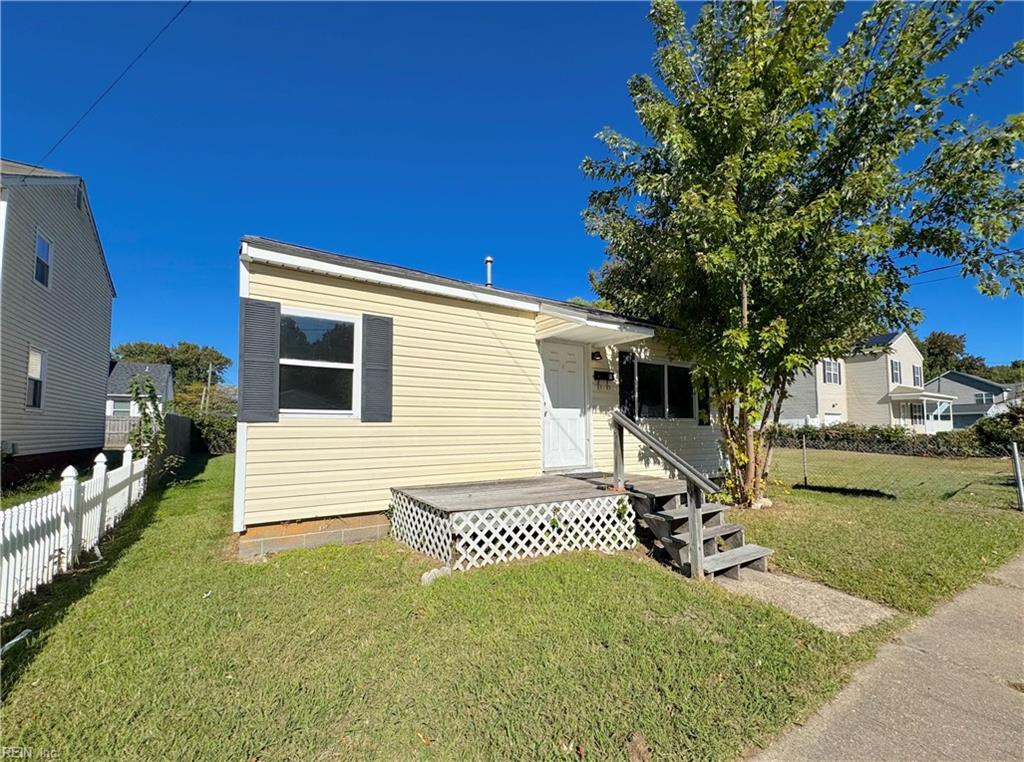 Photo of 13 Ireland Street, Hampton, VA 23663 (MLS # 10660108)