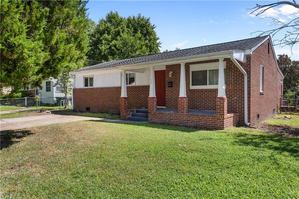 Photo of 17 Scones Drive, Hampton, VA 23666 (MLS # 10652782)