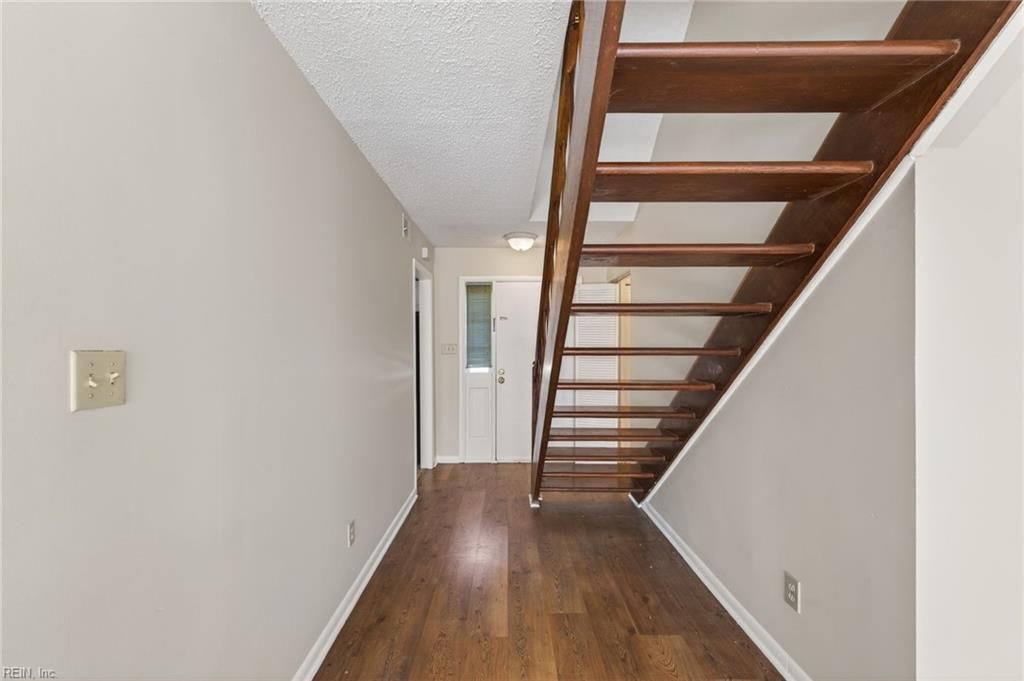 Photo of 1313 Glyndon Drive, Virginia Beach, VA 23464 (MLS # 10624890)