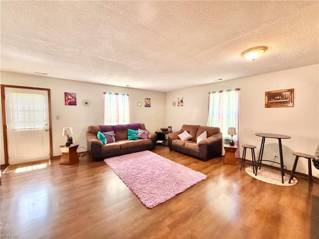 Photo of 31 Saxony Place, Hampton, VA 23669 (MLS # 10637429)
