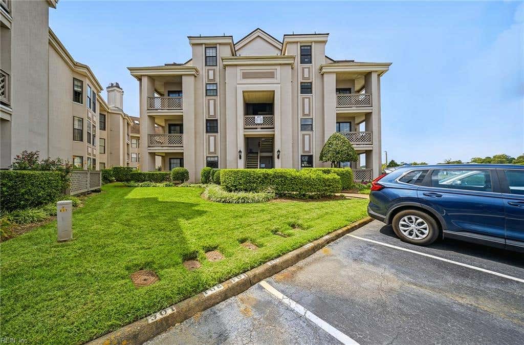 Photo of 417 Harbour Point #202, Virginia Beach, VA 23451 (MLS # 10650924)