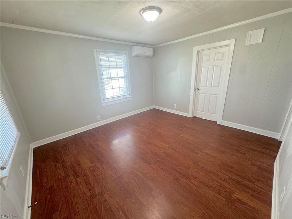 Photo of 104 Cushing Street, Portsmouth, VA 23702 (MLS # 10635451)