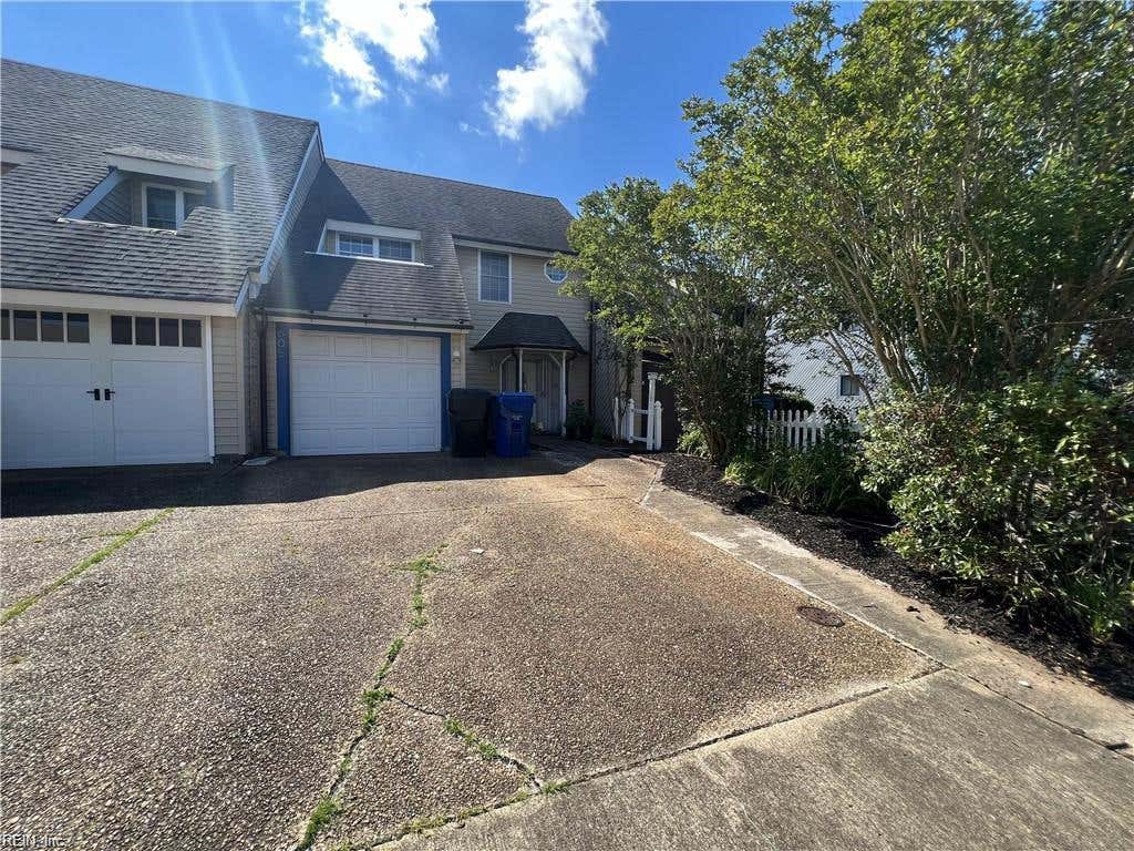 Photo of 605 Masefield Circle, Virginia Beach, VA 23452 (MLS # 10640880)