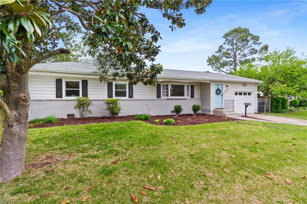 Photo of 953 Carriage Hill Road, Virginia Beach, VA 23452 (MLS # 10631607)