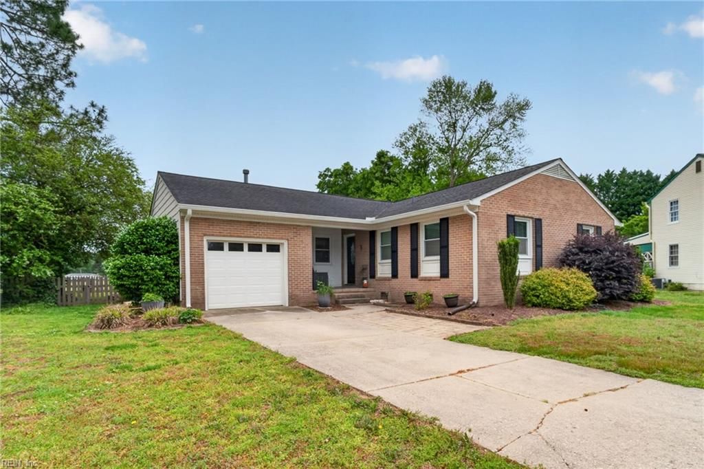 Photo of 108 Schooner Drive, Newport News, VA 23602 (MLS # 10634160)