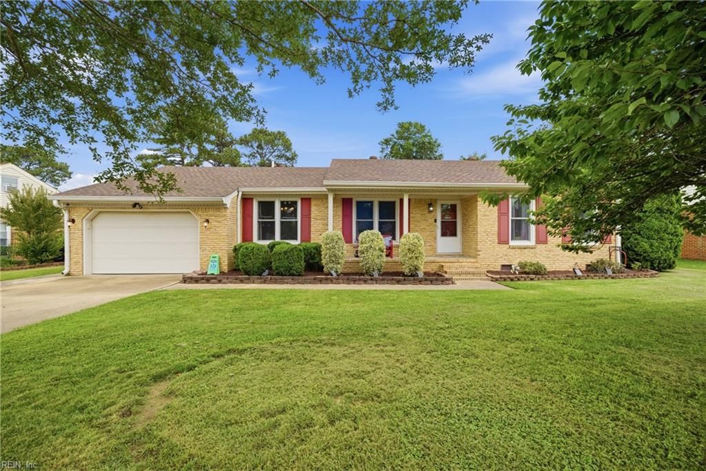 Photo of 4409 Schoolhouse Path, Portsmouth, VA 23703 (MLS # 10636013)