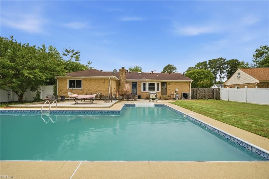 Photo of 4409 Schoolhouse Path, Portsmouth, VA 23703 (MLS # 10636013)