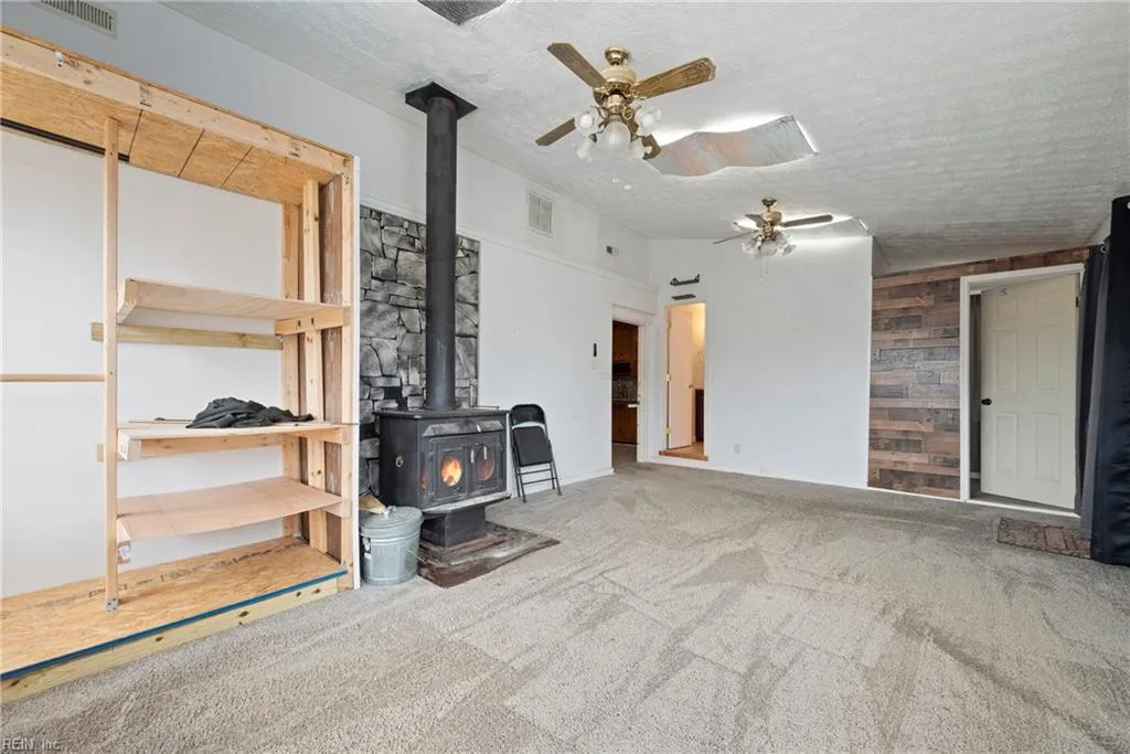 Hampton, Virginia 23669, United States, 4 Bedrooms Bedrooms, ,3 BathroomsBathrooms,Residential,Active,87319