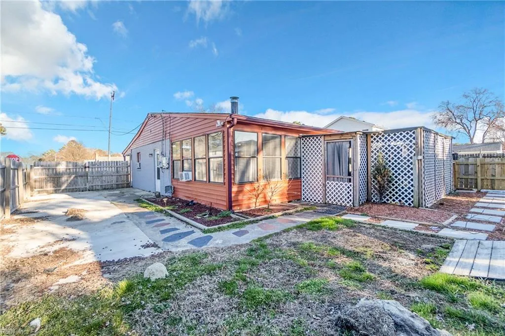 Hampton, Virginia 23669, United States, 4 Bedrooms Bedrooms, ,3 BathroomsBathrooms,Residential,Active,87319