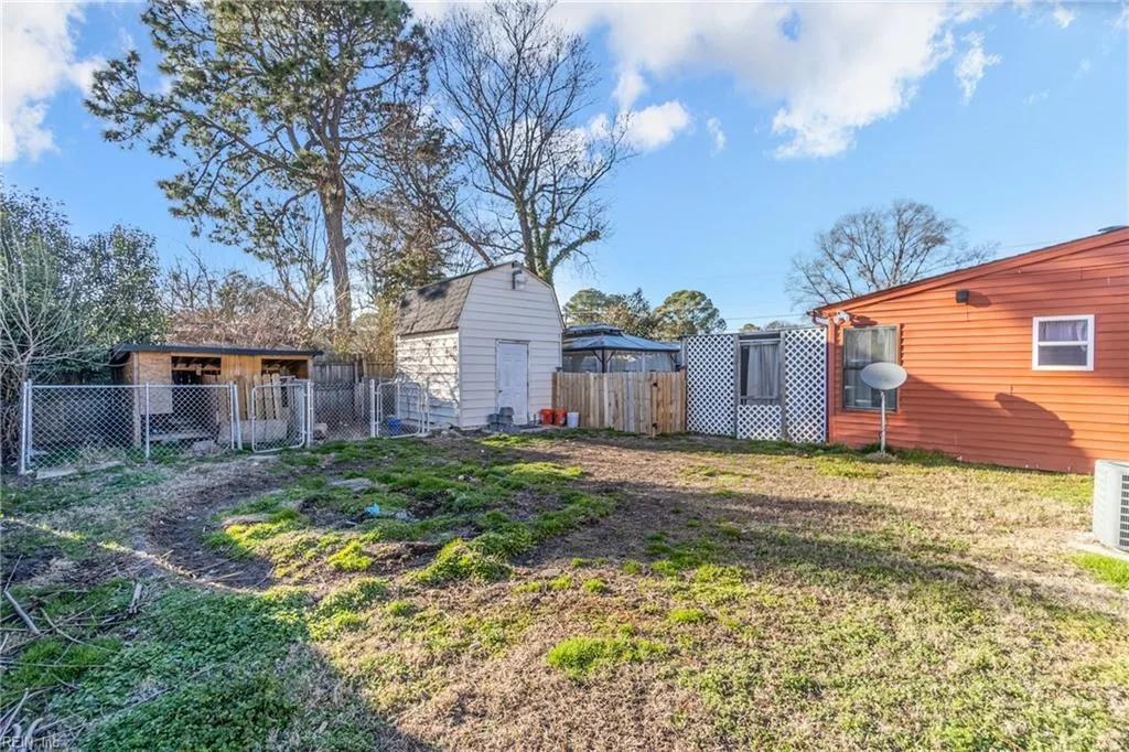 Hampton, Virginia 23669, United States, 4 Bedrooms Bedrooms, ,3 BathroomsBathrooms,Residential,Active,87319