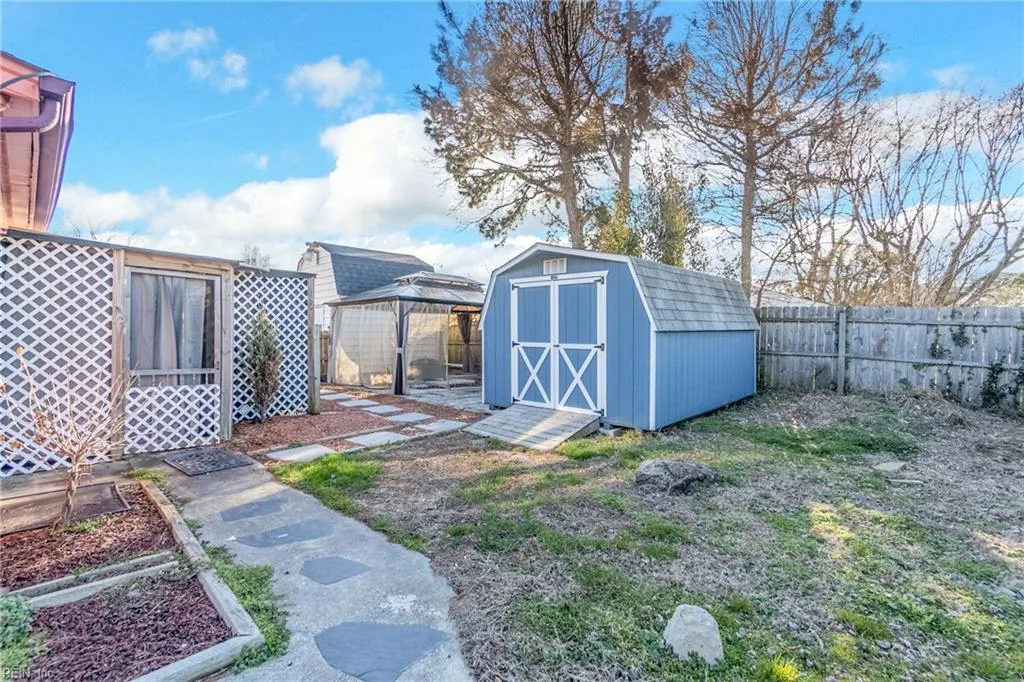 Hampton, Virginia 23669, United States, 4 Bedrooms Bedrooms, ,3 BathroomsBathrooms,Residential,Active,87319