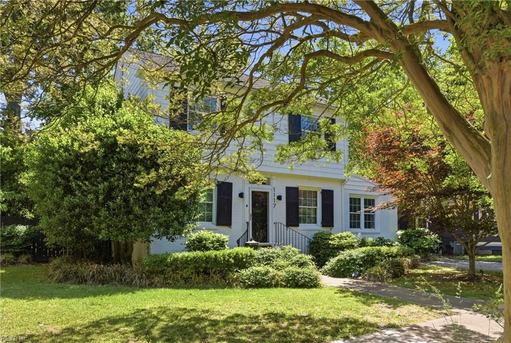 Photo of 1117 Buckingham Avenue, Norfolk, VA 23508 (MLS # 10636482)