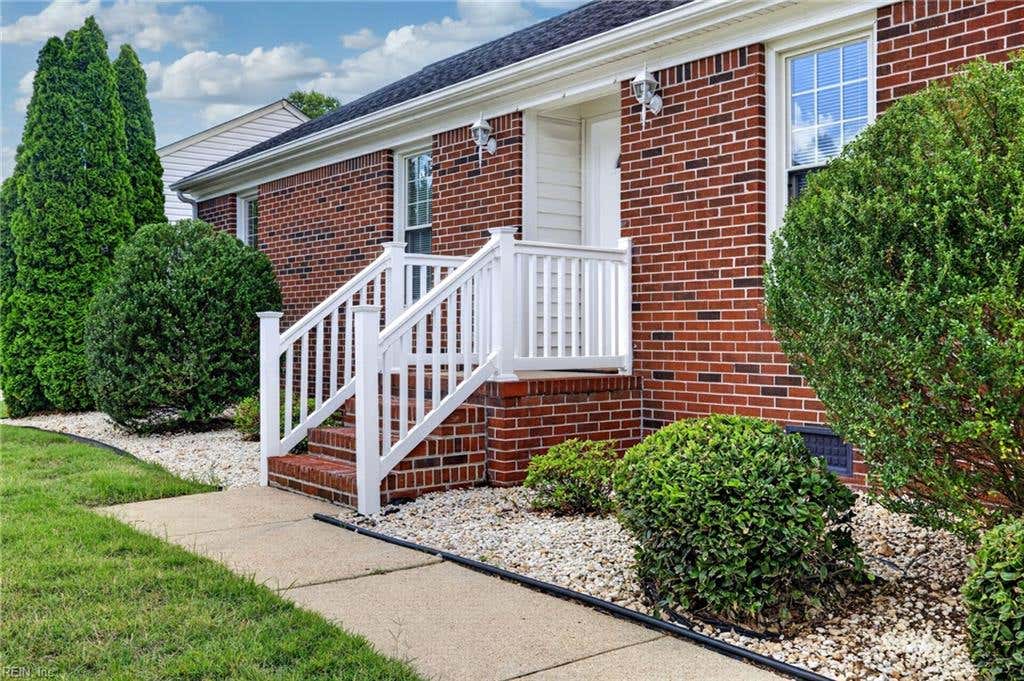 Photo of 1024 Weeping Willow Drive, Chesapeake, VA 23322 (MLS # 10646209)