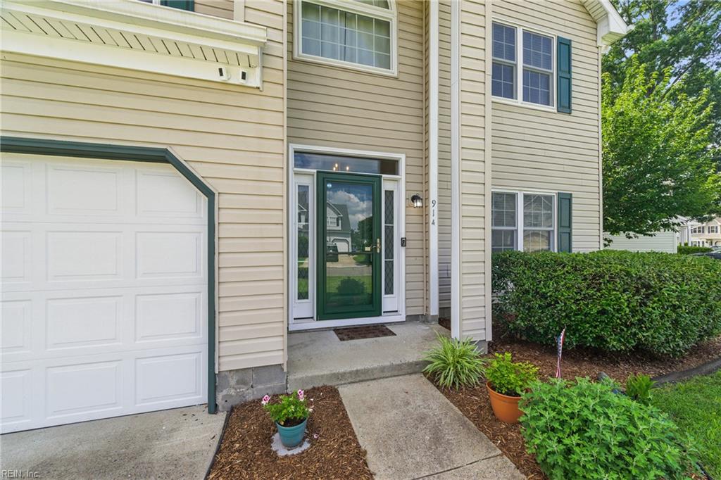 914 Foxboro DR