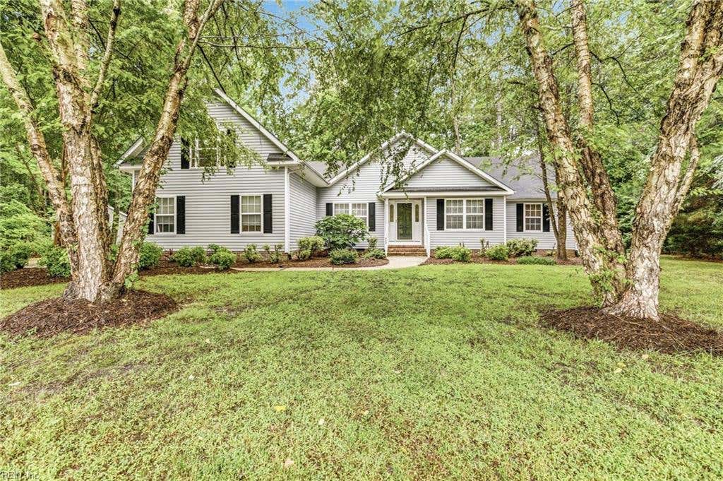 Photo of 209 Bishop Circle, Smithfield, VA 23430 (MLS # 10645304)