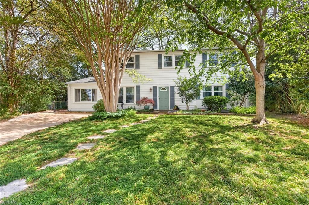 Photo of 804 Lord Leighton Court, Virginia Beach, VA 23454 (MLS # 10629084)