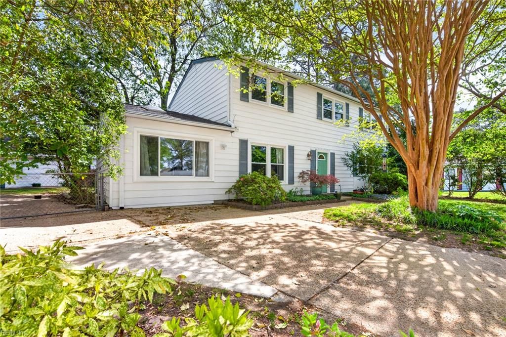 Photo of 804 Lord Leighton Court, Virginia Beach, VA 23454 (MLS # 10629084)