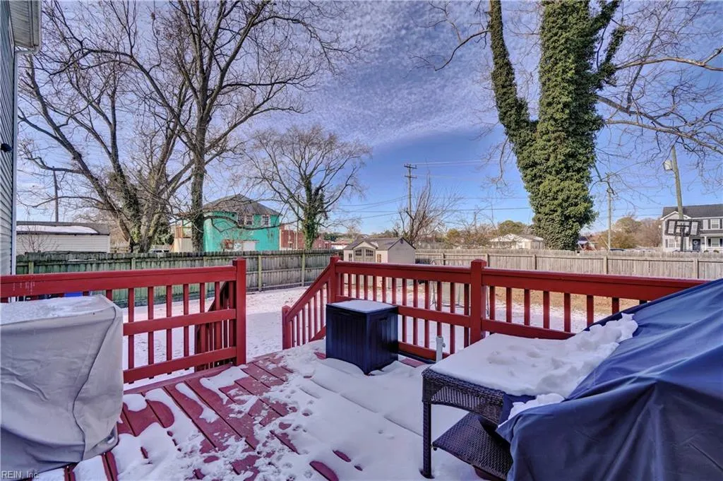 Portsmouth, Virginia 23707, United States, 3 Bedrooms Bedrooms, ,3 BathroomsBathrooms,Residential,Pending,12227