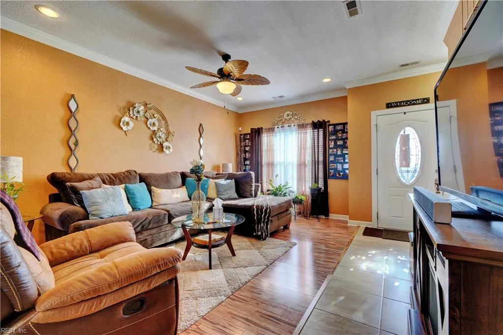 Portsmouth, Virginia 23707, United States, 3 Bedrooms Bedrooms, ,3 BathroomsBathrooms,Residential,Pending,12227