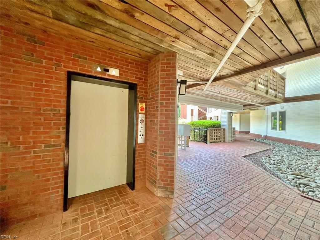 30 Brough LN #301