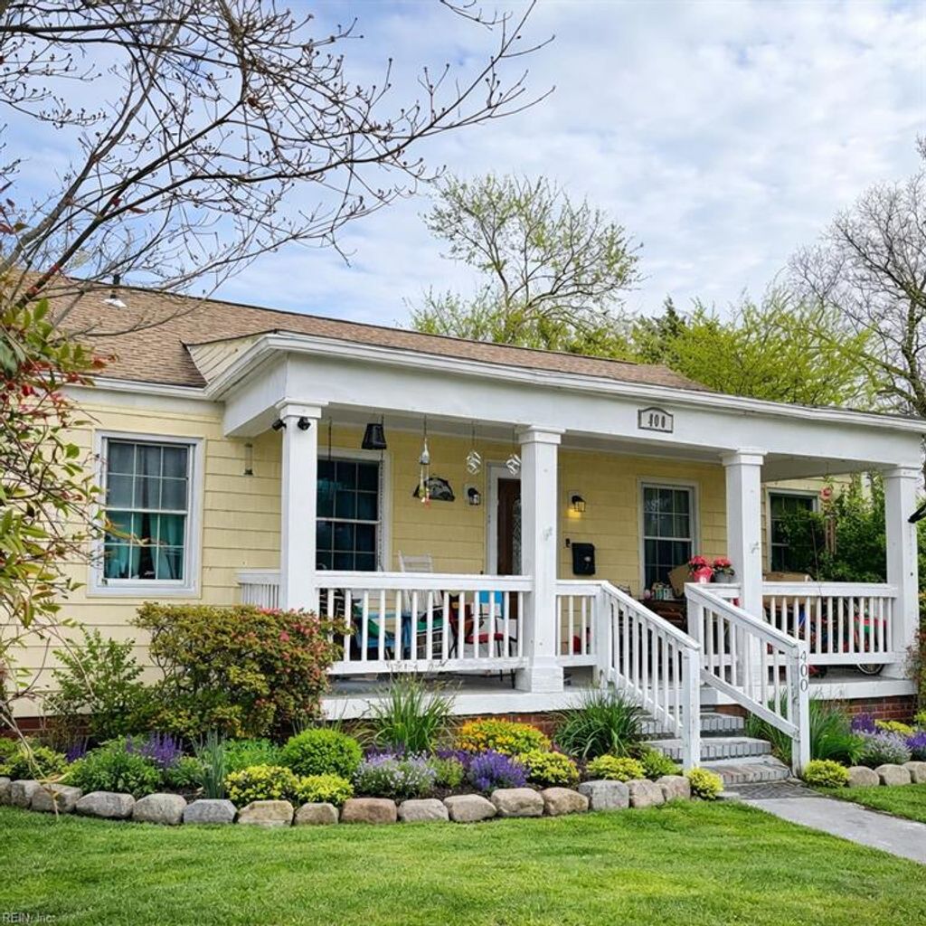 Photo of 400 E Leicester Avenue, Norfolk, VA 23503 (MLS # 10626506)