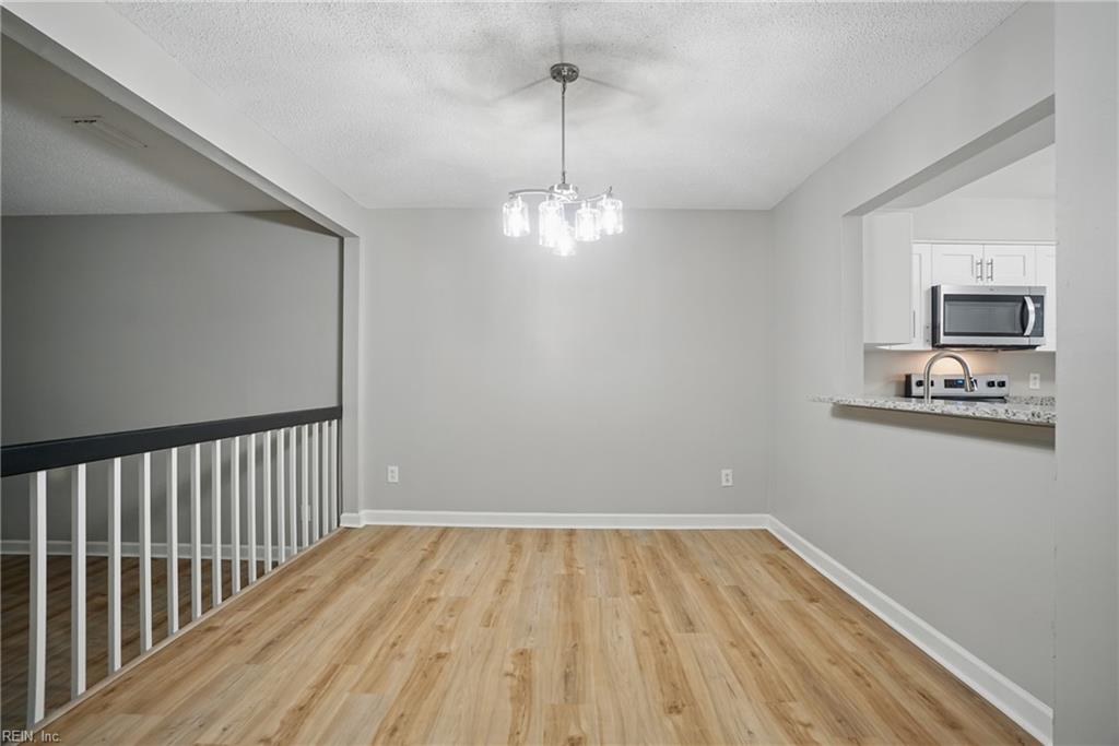 2724 Seashore CV