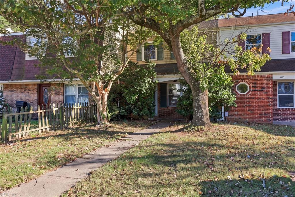 Photo of 5661 Caxton Court, Virginia Beach, VA 23462 (MLS # 10659095)