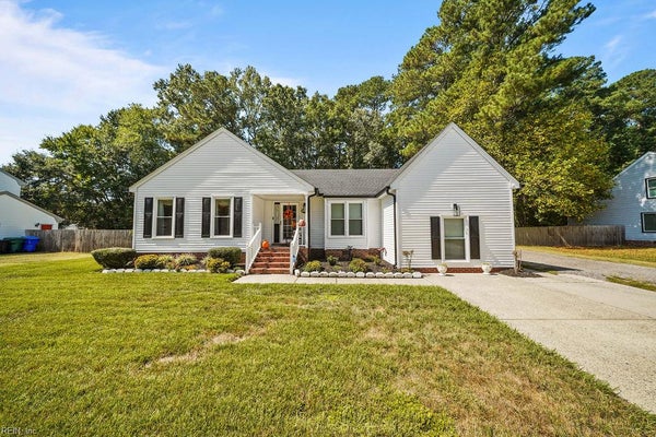 809 HASKINS DR, SUFFOLK, VA 23434 - Image 2c88d3c4c86708e0b2ae82d9fa3b57ad/1983123560