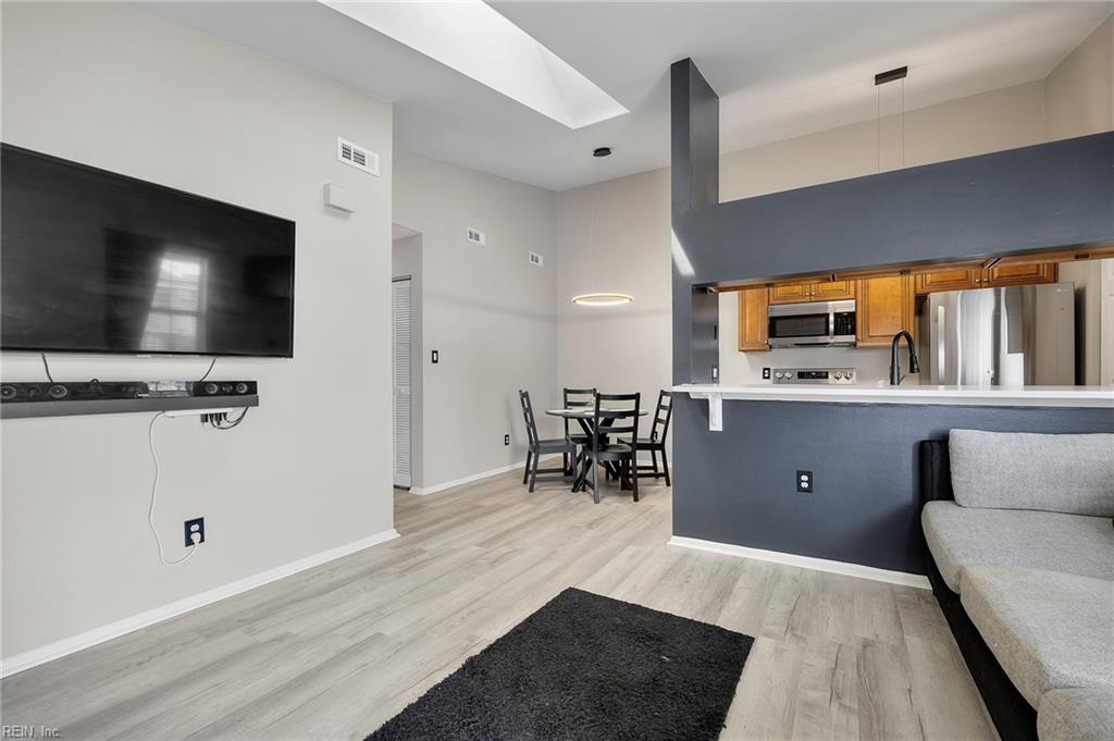 5706 Summit ARCH