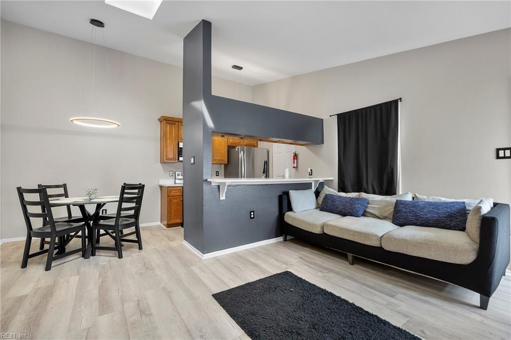 5706 Summit ARCH