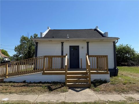 Photo of 4610 Warwick Boulevard, Newport News, VA 23607 (MLS # 10633867)