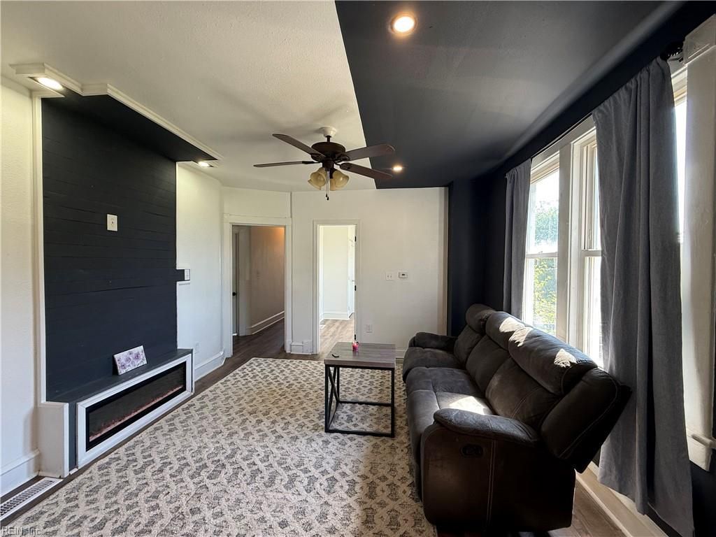 Photo of 4610 Warwick Boulevard, Newport News, VA 23607 (MLS # 10633867)