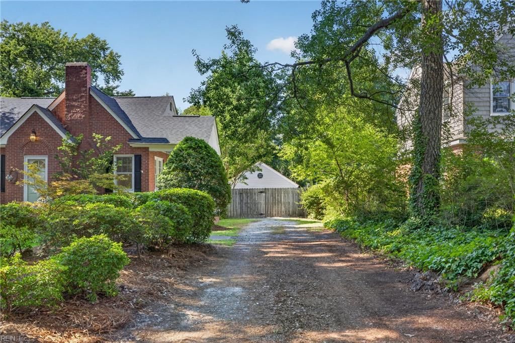 Photo of 3906 Winchester Drive, Portsmouth, VA 23707 (MLS # 10641734)