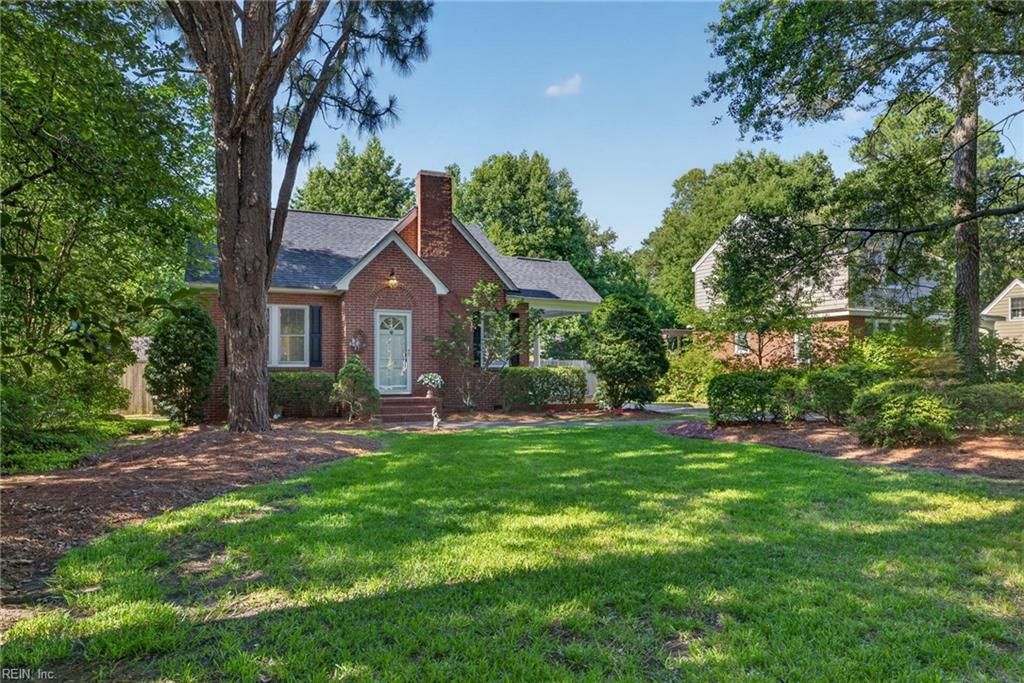 Photo of 3906 Winchester Drive, Portsmouth, VA 23707 (MLS # 10641734)