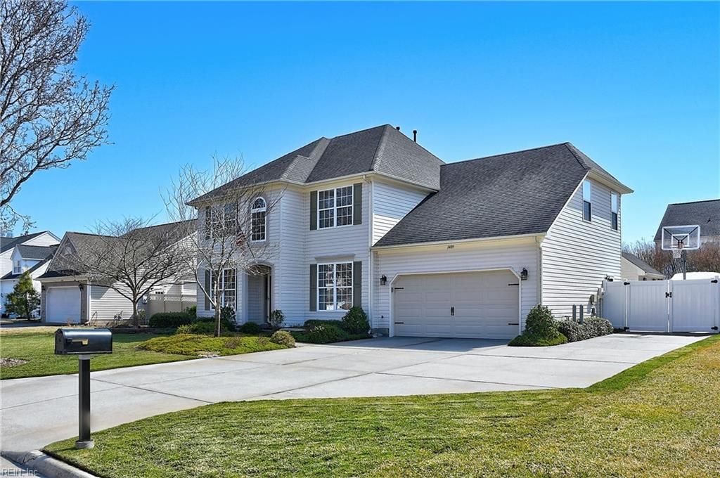 Photo of 1409 Glenwood Links Lane, Virginia Beach, VA 23464 (MLS # 10623850)